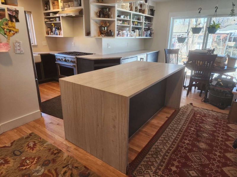 Kitchen central island